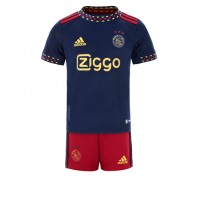 Ajax Fotballklær Bortedraktsett Barn 2022-23 Kortermet (+ korte bukser)